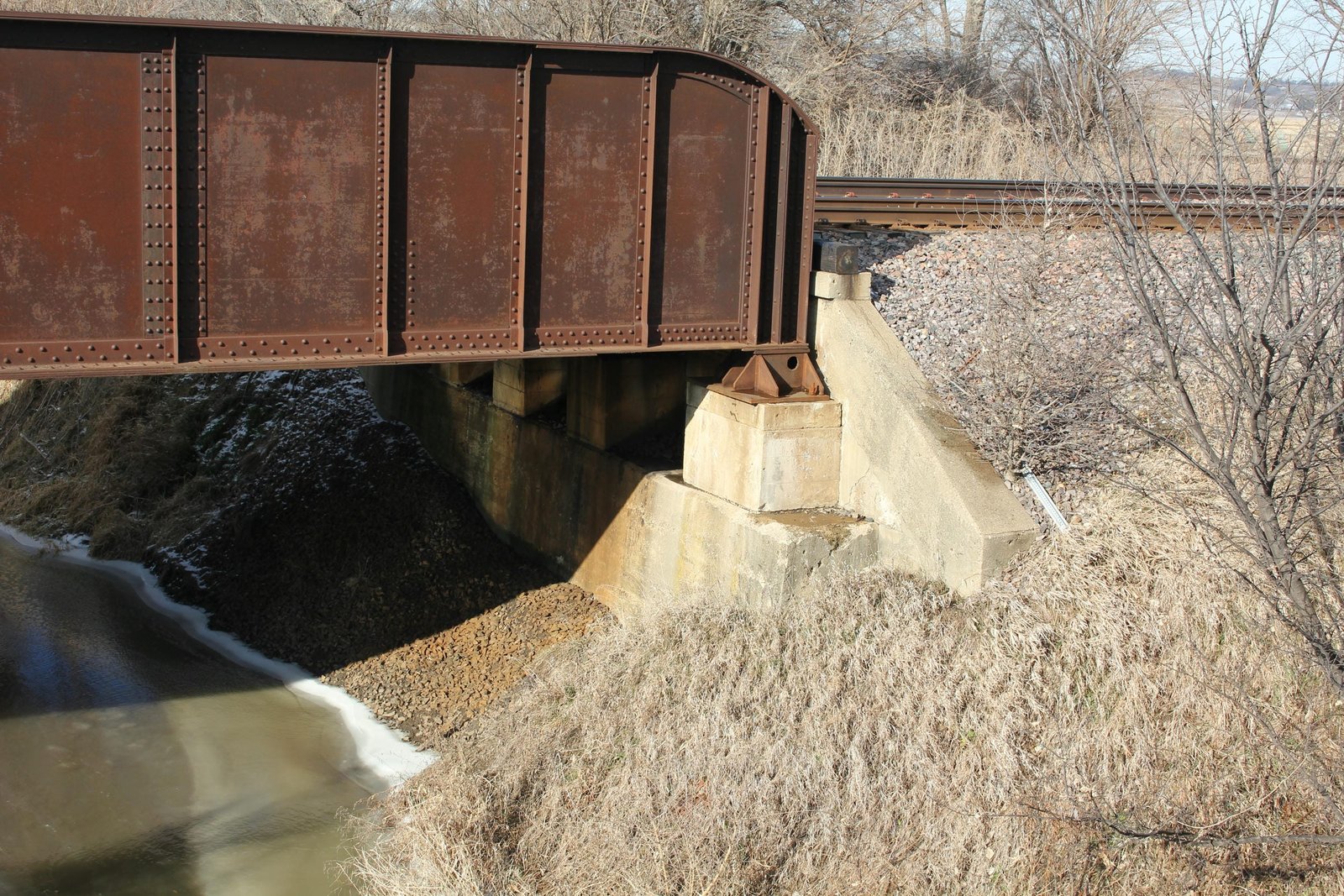 East abutment